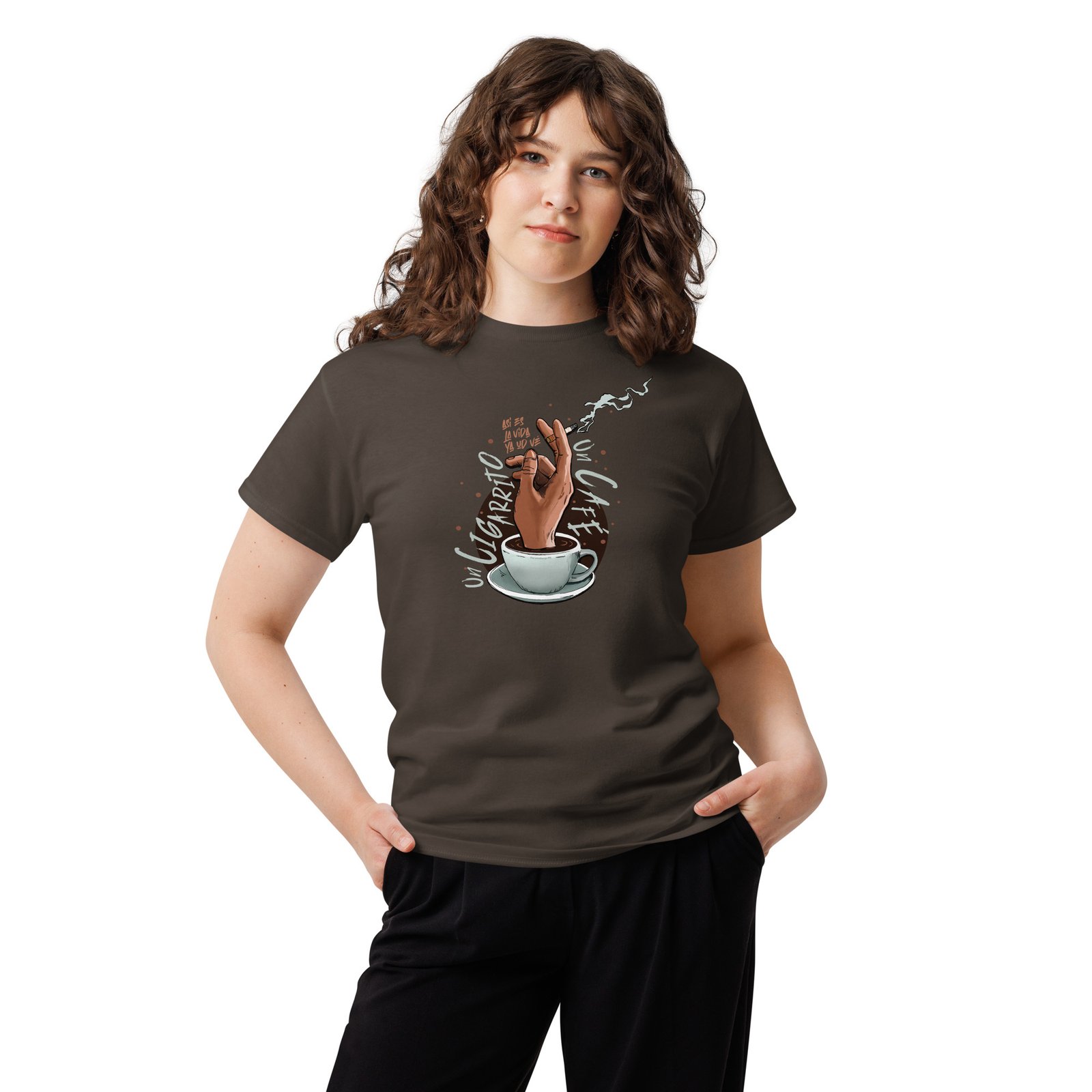 Camiseta clásica unisex (UN CIGARRITO Y UN CAFÉ) - Imagen 5